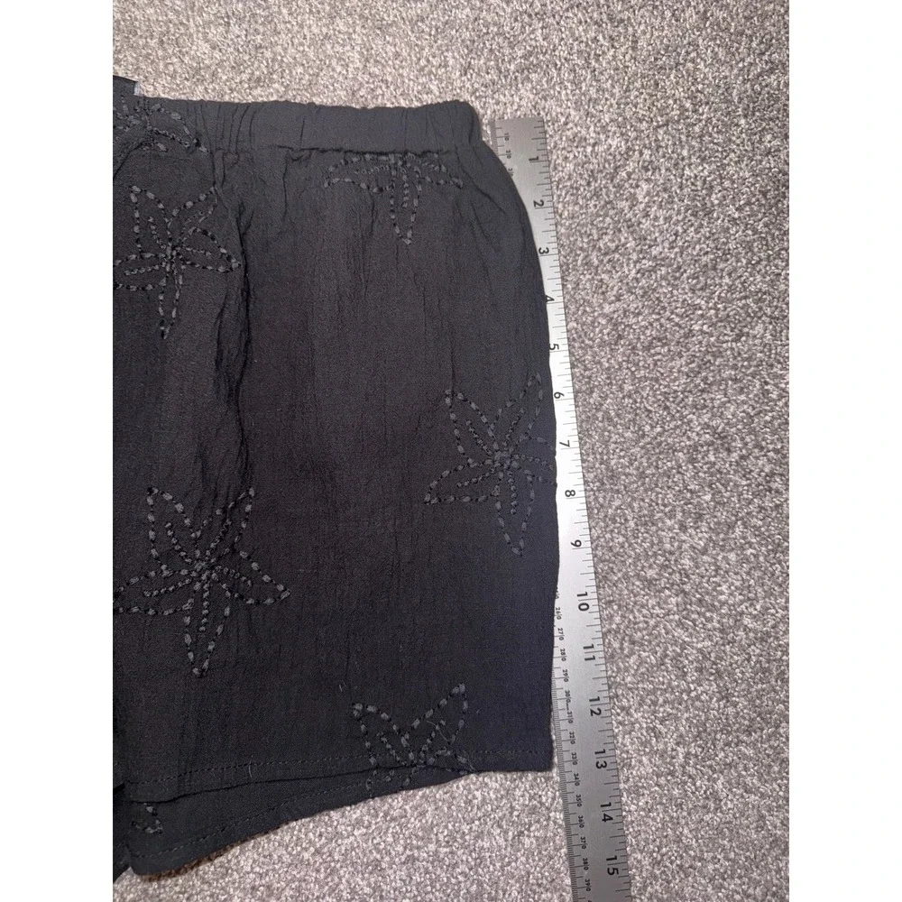 Haute Monde Women's Black Embroidered Design Shorts‎ - Medium